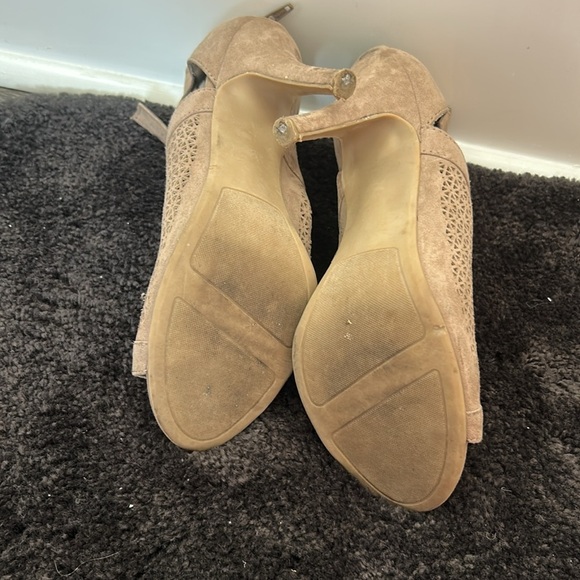 LC Lauren Conrad: Taupe Peep-Toe Heels pumps women’s shoes size 8.5 - Picture 5 of 5